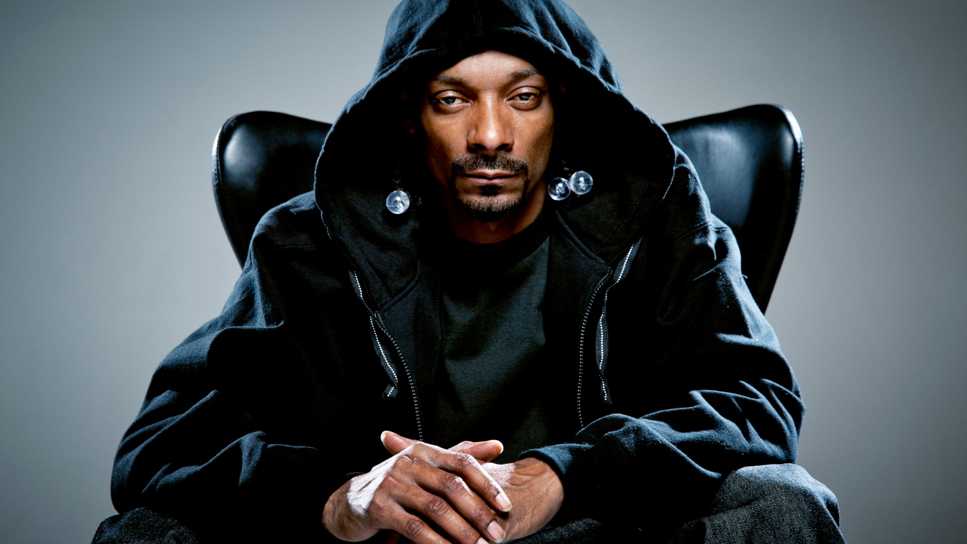 Snoop Dogg parou de fazer letras de Rap sobre a morte após perdas de 2Pac e Notorious  B.I.G.